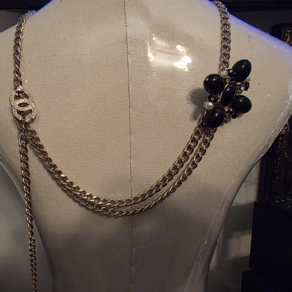 CHANEL Gold and Black Chain Belt - Picture 7 of 7